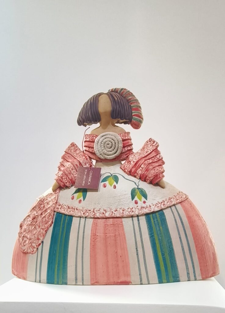 Menina Coral con Cerezo